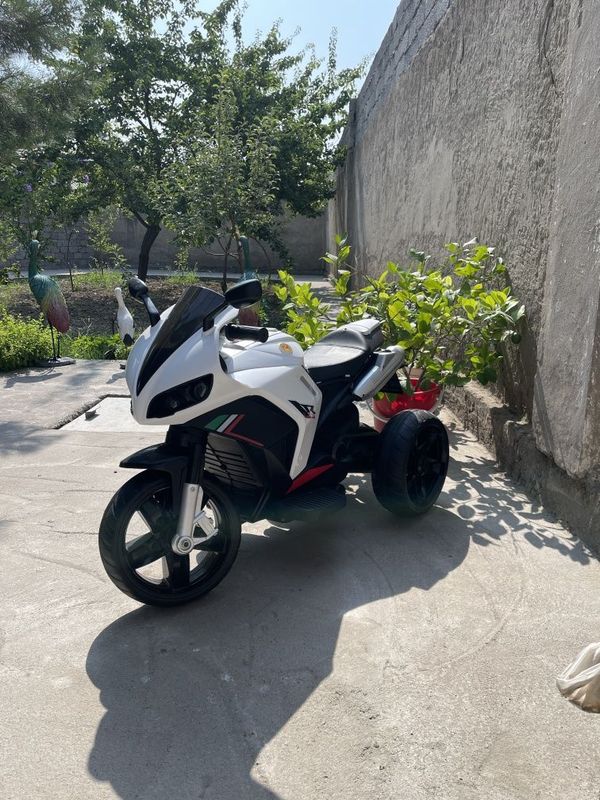 Bolalar mototsikl sotiladi xolati yengidey Bolalar mototsikl sotiladi xolati yengidey