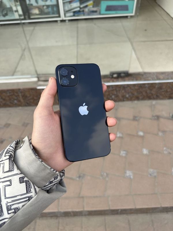 iPhone 12 yaxshi xolatd