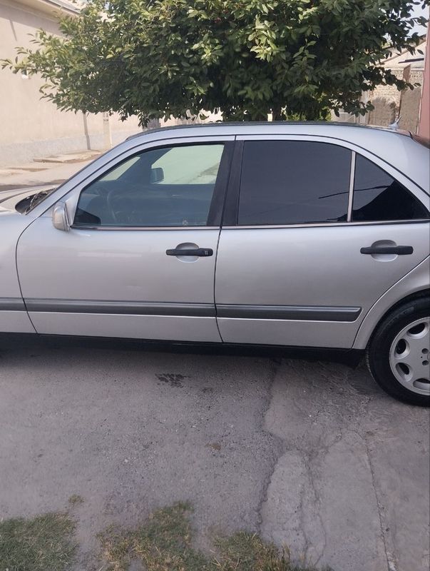 Mers W210 sotiladi