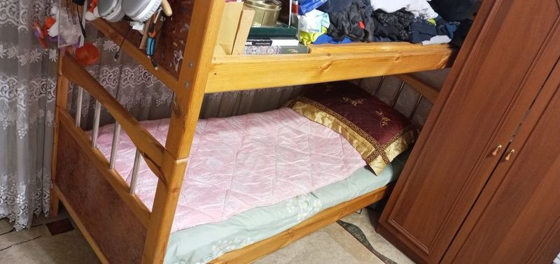 Двухэтажная кровать Двухэтажная кровать