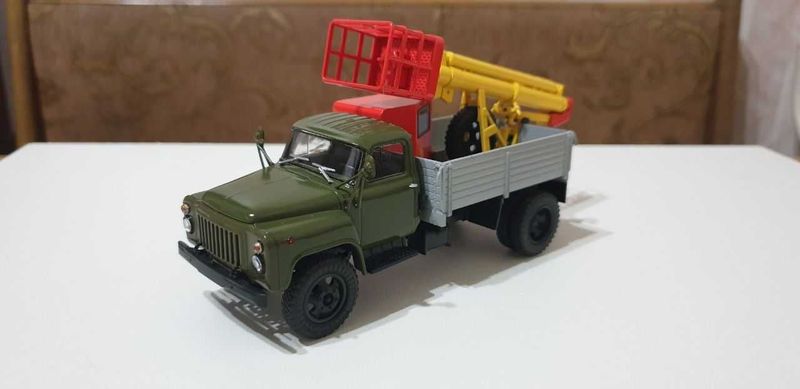 Продам ГАЗ-52 ТВГ-15 (52) в масштабе 1:43 производитель Автоистория