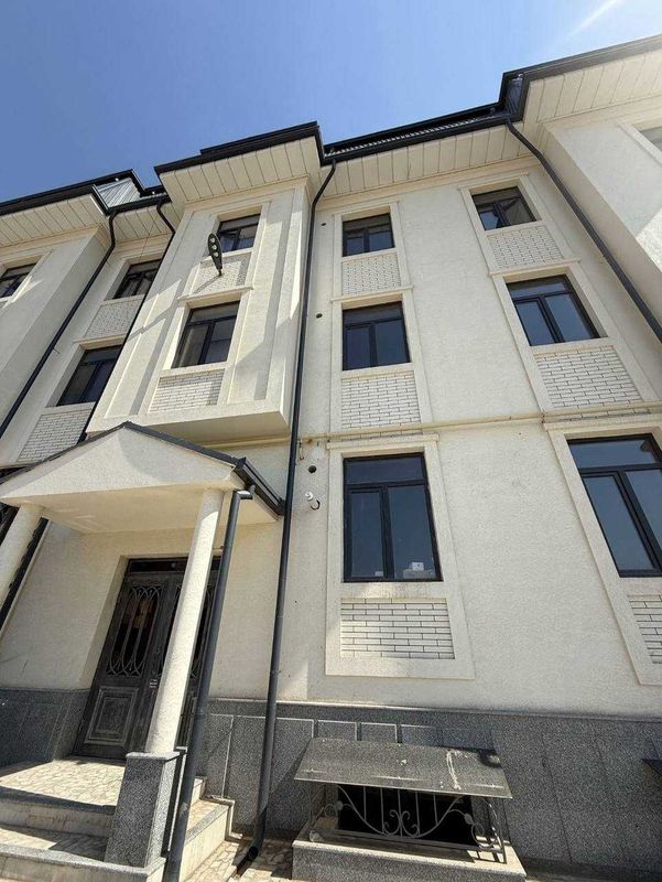 V542 ПРОДАЕТСЯ квартира на против Замона туйхона 5/3/3 158м2
