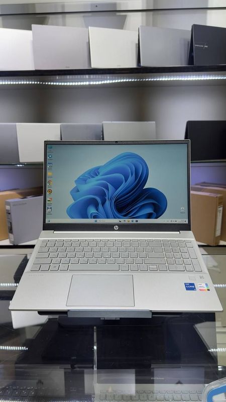 Hp Pavilion 0160 i5-1135G7/8/512/15.6 FHD IPS