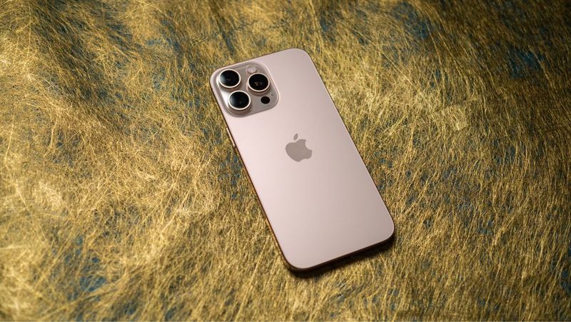 Iphone 16Pro 128 Lla e sim GOLD Iphone 16Pro 128 Lla e sim GOLD