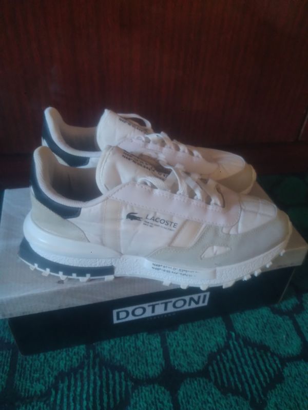 LACOSTE SOTILADI RAZMER 40 NARXI 300MIG