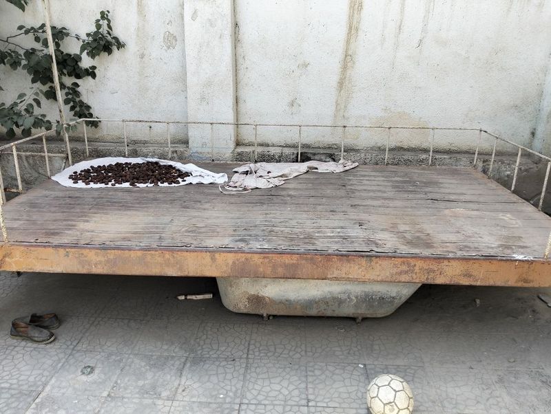 Tayyor temir karavat tesda sotiladi Tayyor temir karavat tesda sotiladi