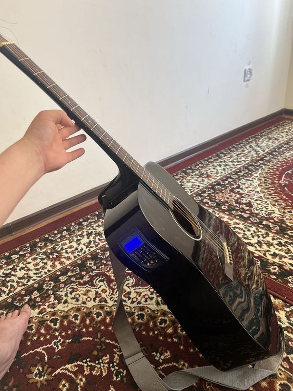 Gitara elektrakustik 41 razmer to’ylarga chiqsa bo’ladi