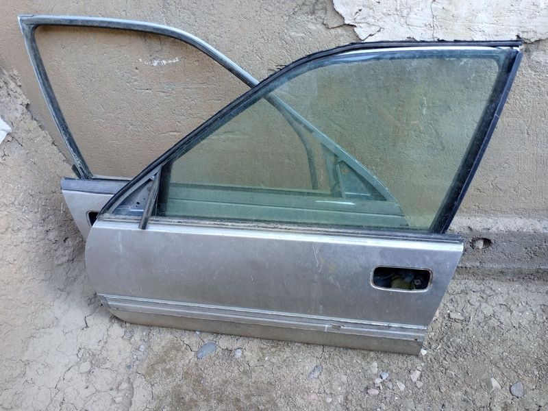 Opel omega eshiklari sotiladi Opel omega eshiklari sotiladi