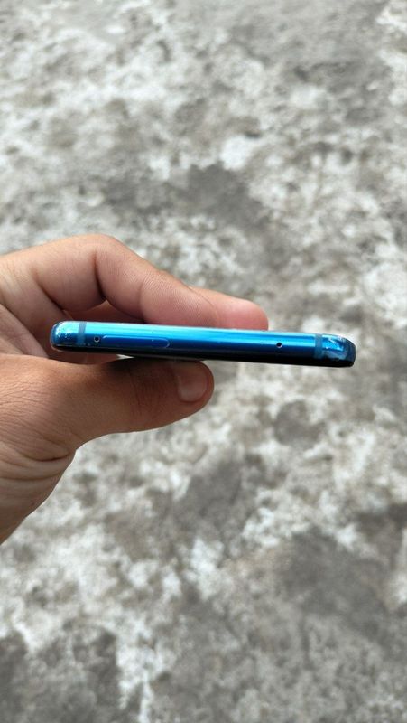 Galaxy A9 sotiladi. Galaxy A9 sotiladi.
