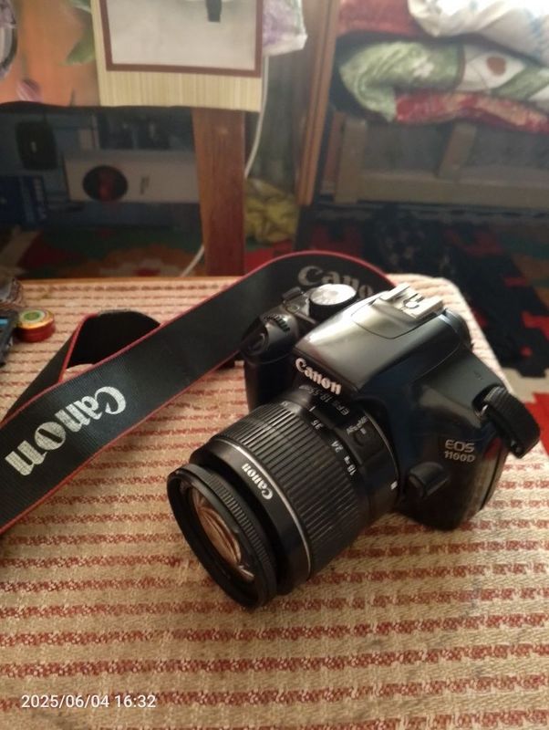Фотоаппарат Canon EOS1100D