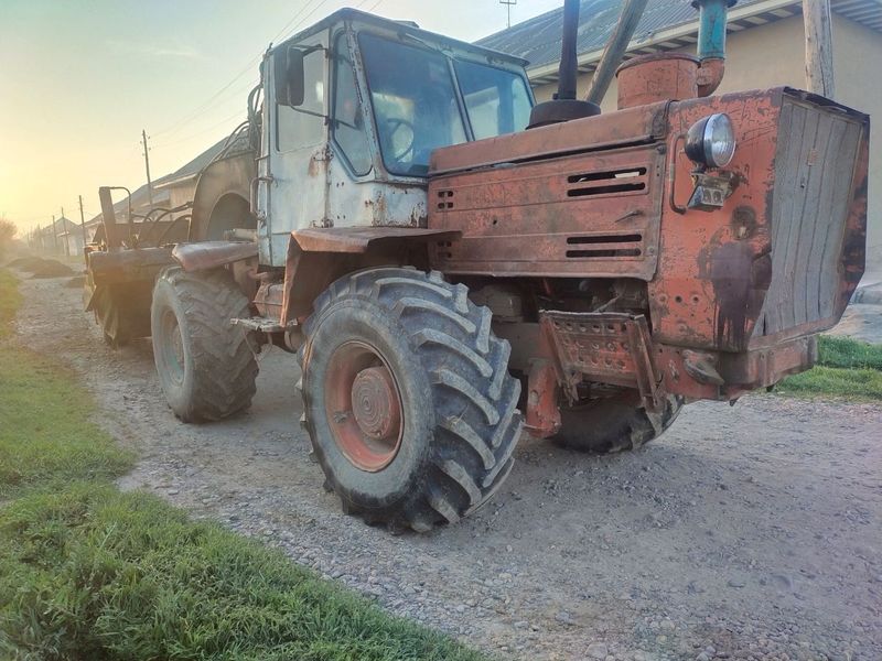 T 150 Traktor sotiladi т 150 трактор