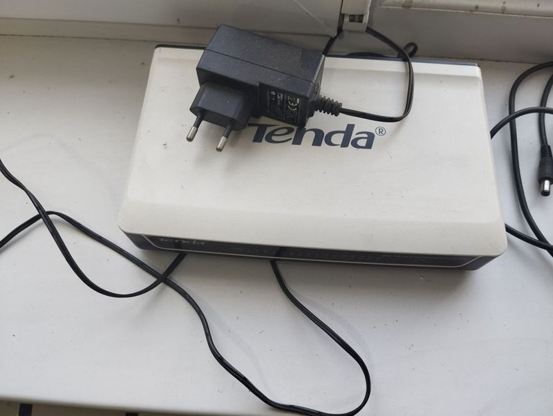 Switch 16 tali Tenda Switch 16 tali Tenda