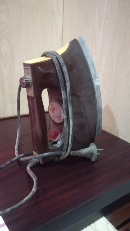 Продам Утюг рабочий
