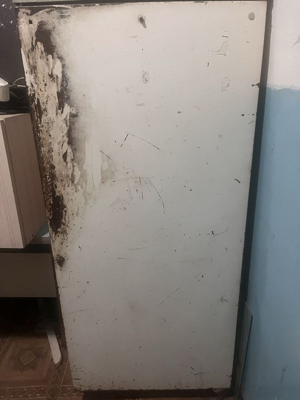 Срочно продаю холодильник Срочно продаю холодильник