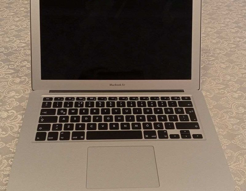 Macbook Air A 1466 EMC2925