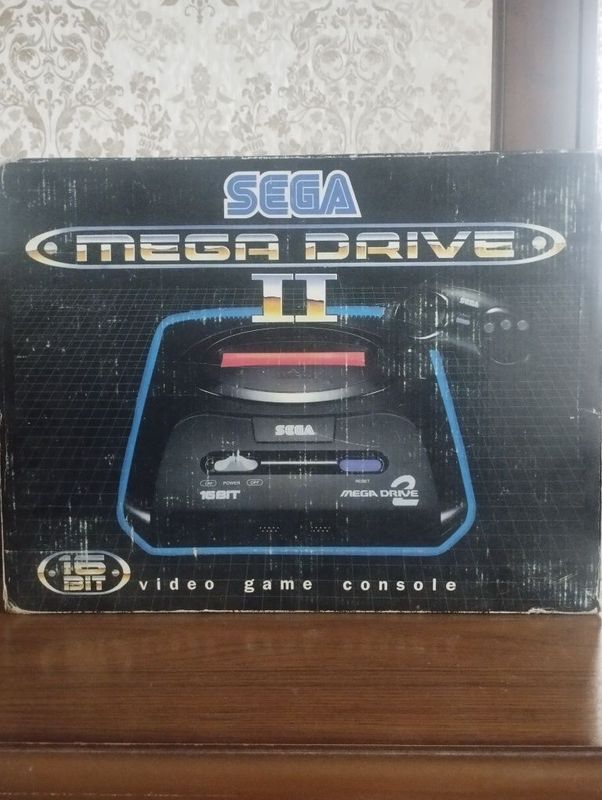 Sega mega drive 2 из 90х. Sega mega drive 2 из 90х.