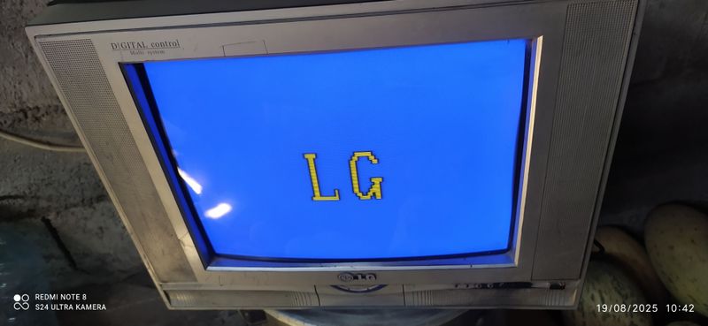 Televizor LG sotiladi Televizor LG sotiladi