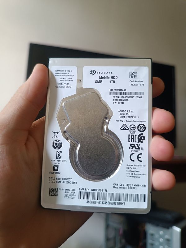 Ноутбучный жесткий диск HDD 1 tb Ноутбучный жесткий диск HDD 1 tb