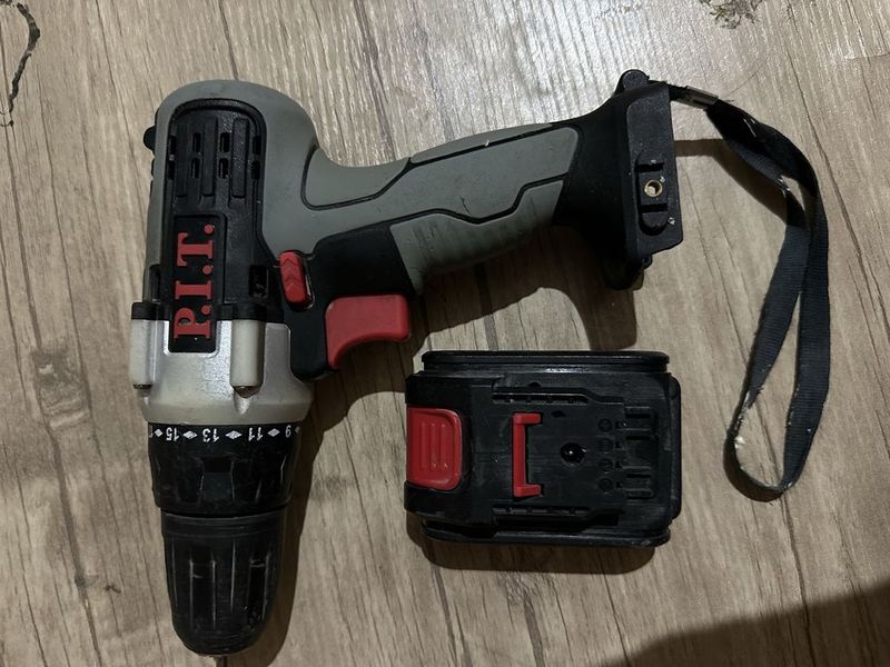 Shrupavyort 12V 1.5 AH Shrupavyort 12V 1.5 AH