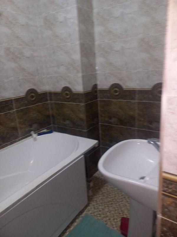 Shaxriston metro yonida kvartira bor