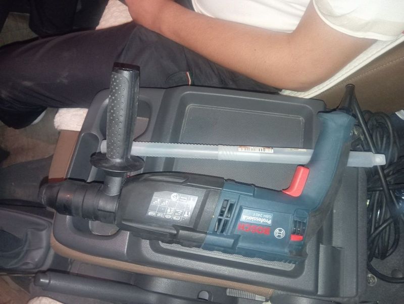 Bosch gbh 240f yengi sotiladi ma'lumot uchun telegramdan yozila Bosch gbh 240f yengi sotiladi ma'lumot uchun telegramdan yozila