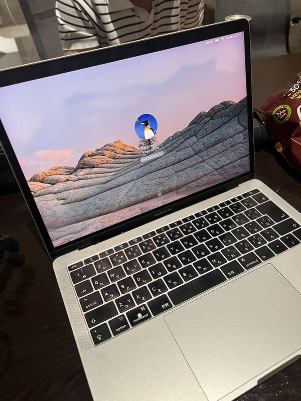 Macbook intel core i5 512/16 Macbook intel core i5 512/16