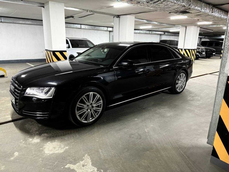 Audi A8L Quattro