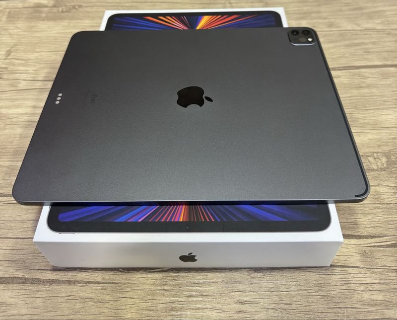 Prodam Idyal Ipad Pro 12.9 M1 118GB wi-fi Prodam Idyal Ipad Pro 12.9 M1 118GB wi-fi