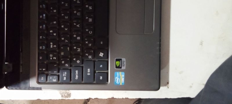 Aser core i3 aybi botarya 15 minut zaryat tutadi boshqa aybi yoq