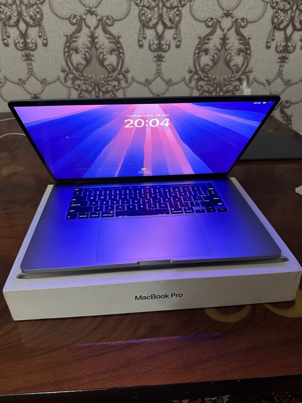 Macbook Pro 16 2019 (Full box) Macbook Pro 16 2019 (Full box)