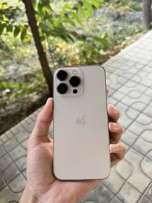 Iphone 13 pro gold sotiladi
