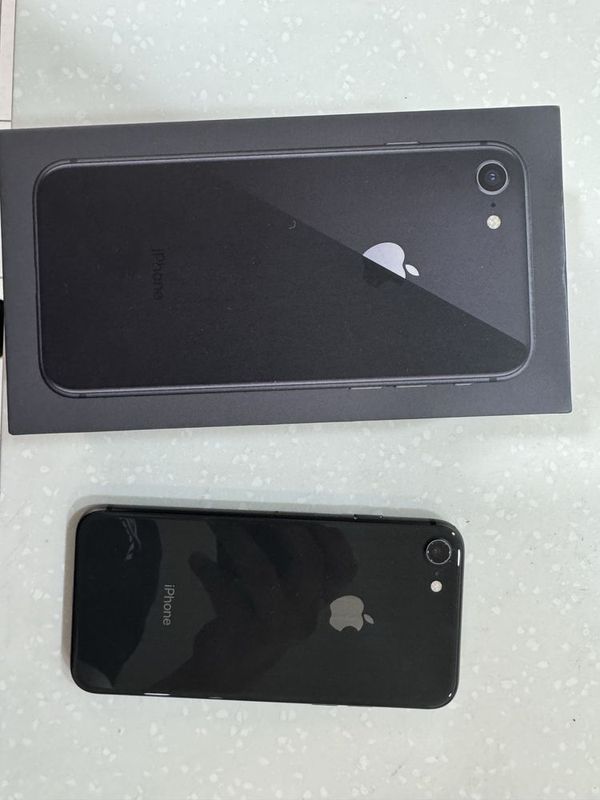 IPHONE 8 в идеальном состоянии IPHONE 8 в идеальном состоянии