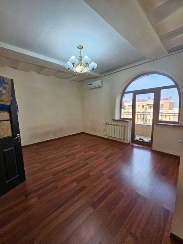 2/8/8 Golden House, Паркентский, Уммон ресторан,52м2 , цена 62000 $