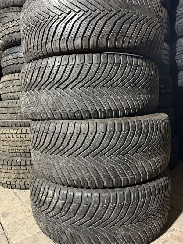 MICHELIN made in U.S.A 235/40/19