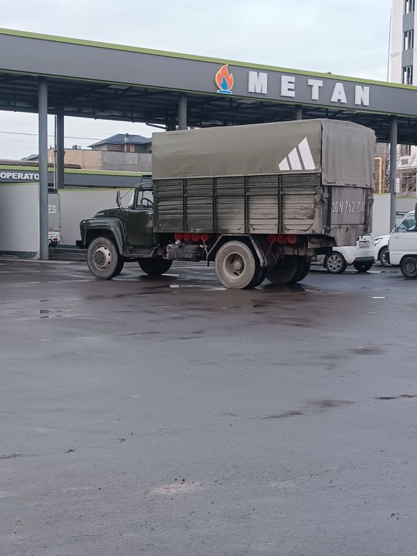 Zil 130 sotiladi