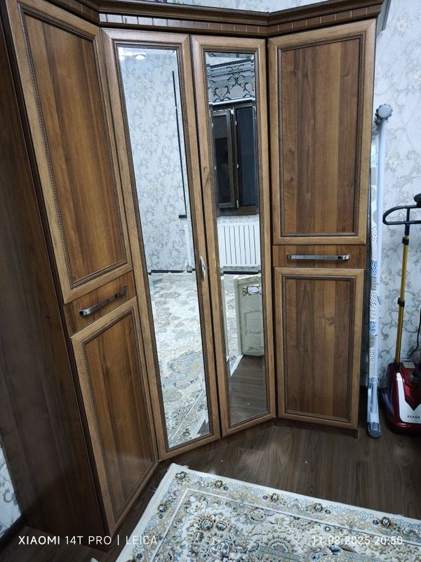 Продается угловой шкаф Продается угловой шкаф