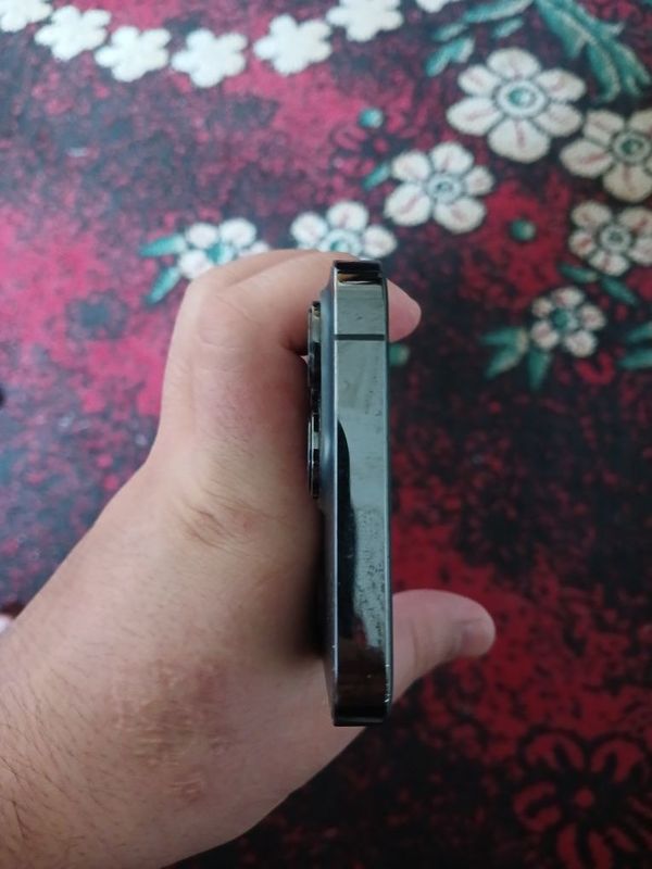 Iphone 13 pro 128gb 76 yomkost ideal zaryadchiklari bor Iphone 13 pro 128gb 76 yomkost ideal zaryadchiklari bor