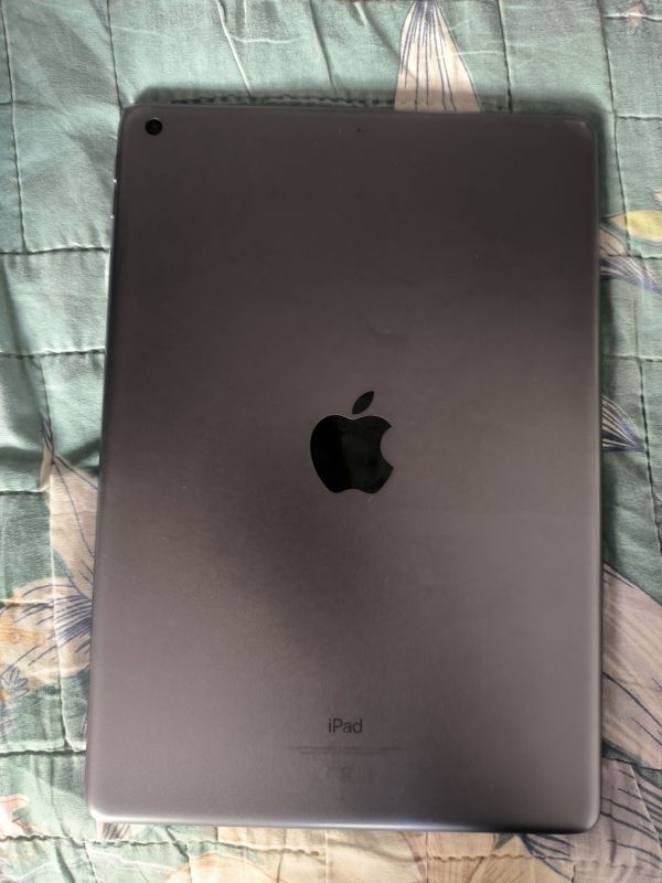 Ipad 9 ideal holatda