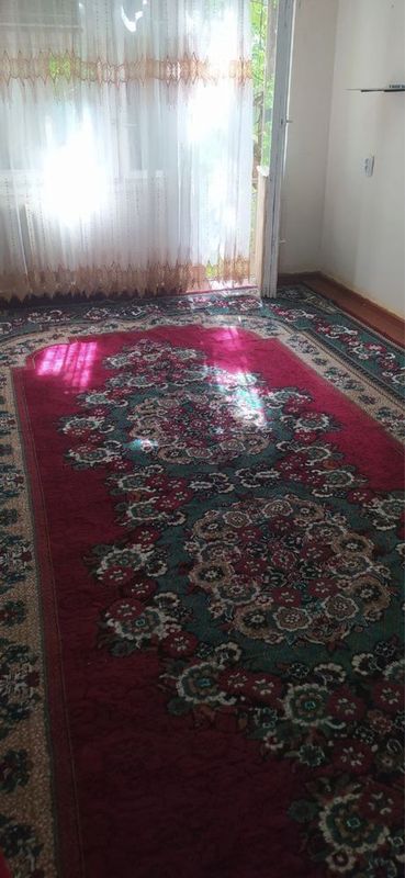 Bodomzor 2 xonali 3 etaj xamma sharoiti bor Bodomzor 2 xonali 3 etaj xamma sharoiti bor