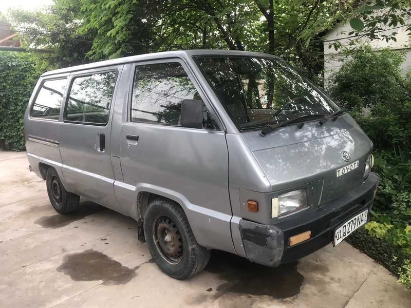 Продам Toyota Town Ace 1986г. Бензин.