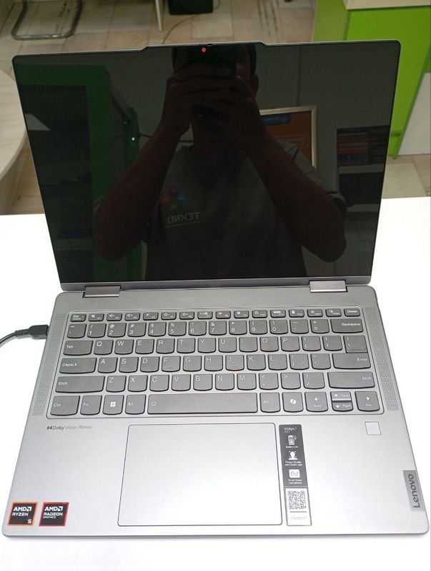 Lenovo Yoga 7 (2-in-1) — 14AHP9