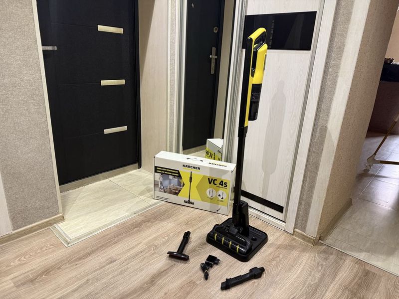 * Karcher VC4S Coldress ручной очень удобный пылесос на аккумуляторе