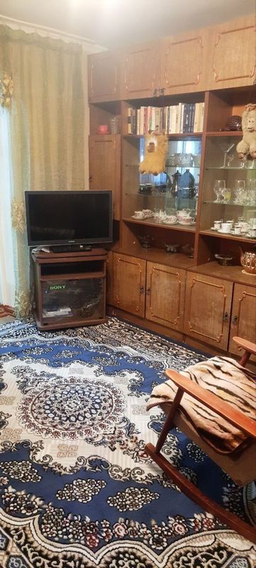Сдаётся квартира 1 в 3 х комнатная 1 этаж в 4 х этажном доме. Рисовый Сдаётся квартира 1 в 3 х комнатная 1 этаж в 4 х этажном доме. Рисовый