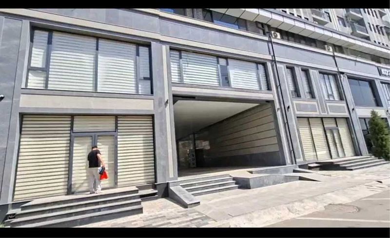 Продажа коммерческое помещения ул.махтумкули Ориентир: мост Тапоич • Продажа коммерческое помещения ул.махтумкули Ориентир: мост Тапоич •