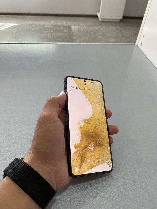 Samsung S22 plus 5G Samsung S22 plus 5G