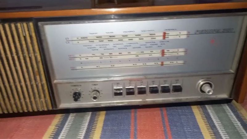 Radiopriyomnik SSSR paytdagi zor holatda