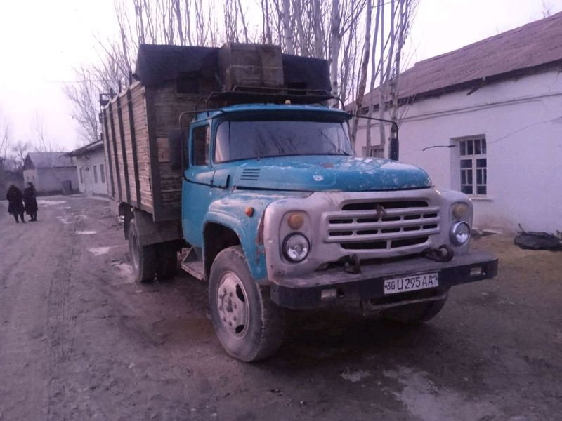 zil sotiladi yurib turgan mashina rasxodi yuq zil sotiladi yurib turgan mashina rasxodi yuq