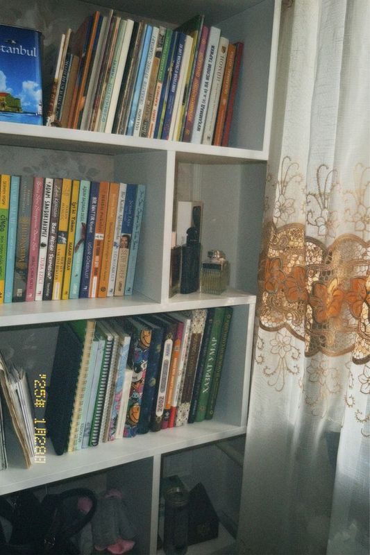 Стеллаж китоблар учун сотилади