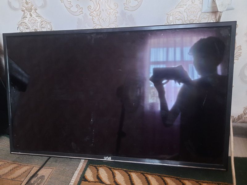 Artel 32 talik tv