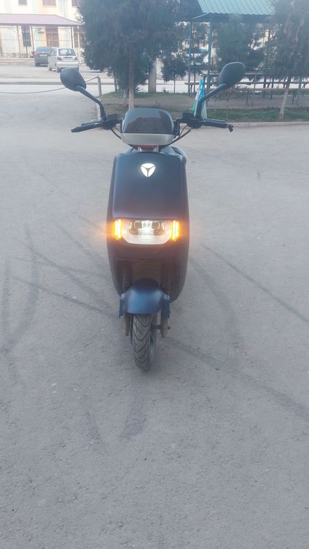 скутир йадиа 8с